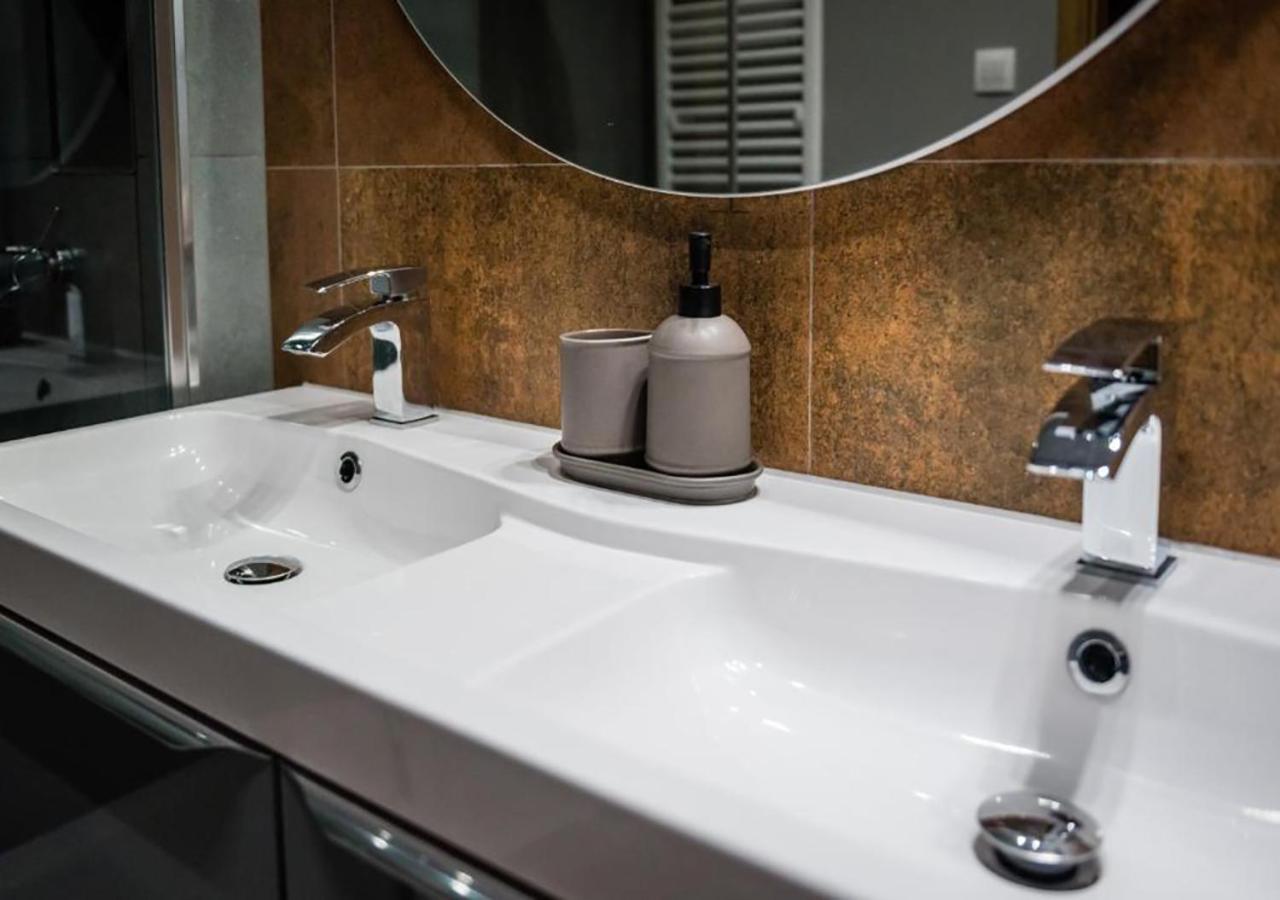 Gh Luxury Apartment Krakow Luaran gambar